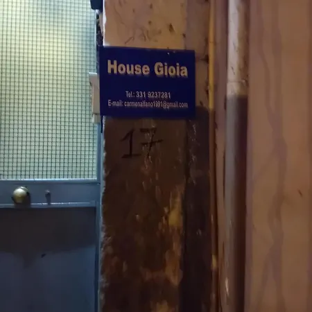 House Gioia * نابولي